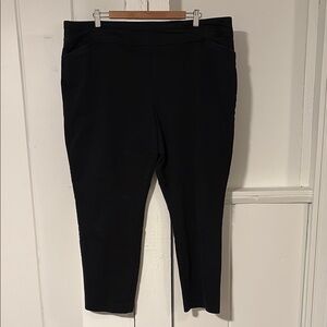 Black Cropped Ankle Pants with Slim Fit